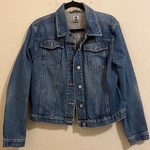 GAP Womens jean jacket size Large
